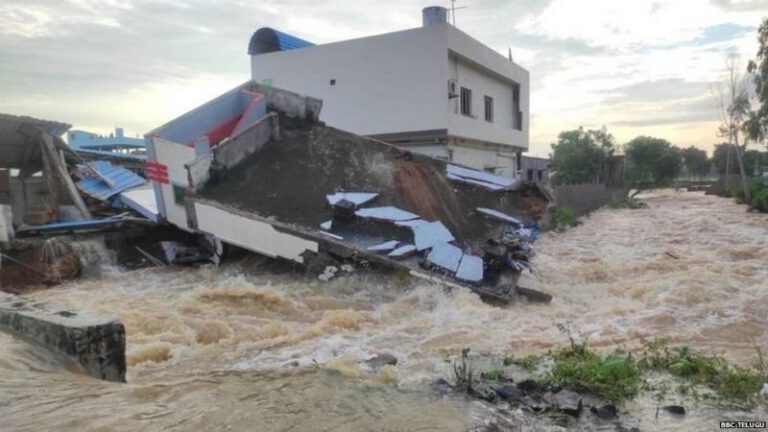 बाढीले भारतमा सात जनाकाे मृत्यु