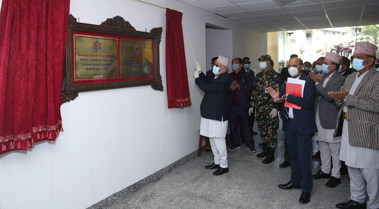 प्रधानमन्त्रीद्वारा मनमोहन सेन्टर एनेक्स भवनको उद्घाटन