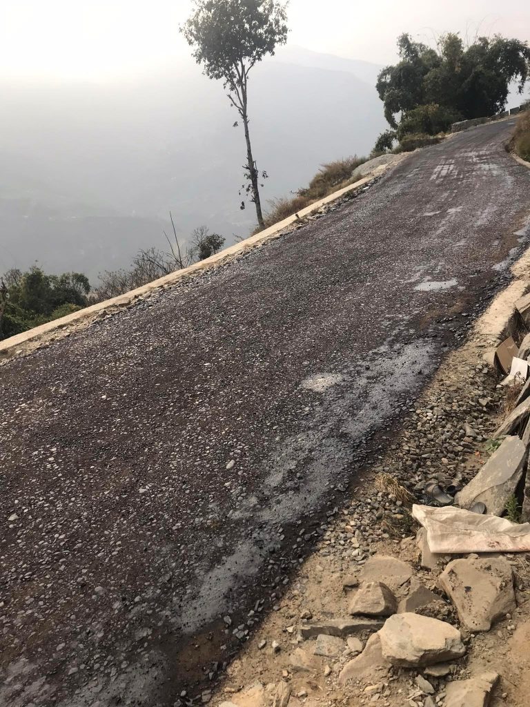 बिगत तिन बर्ष अगाडी थालिएको अर्मादी बनौ सडक कालोपत्रे