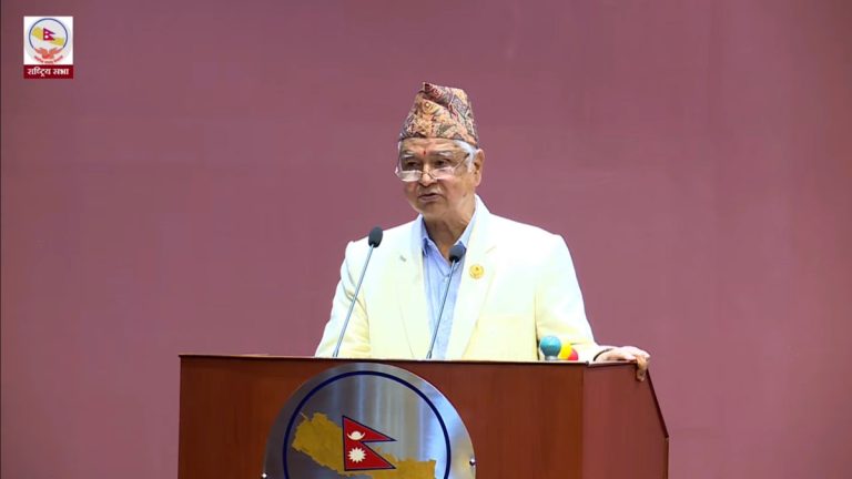 चुरोट र रक्सीमा कर नबढाउन आग्रह