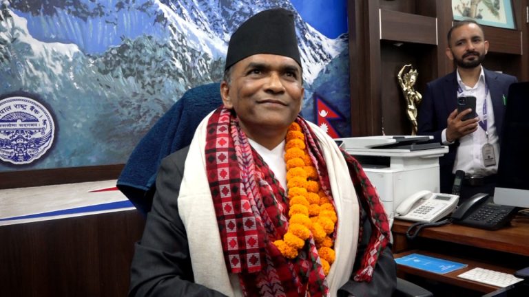 आर्थिक क्षेत्रमा राष्ट्र बैंकको भुमिका महत्वपूर्ण छ, त्यसैअनुसार काम गर्छु : गभर्नर पौडेल