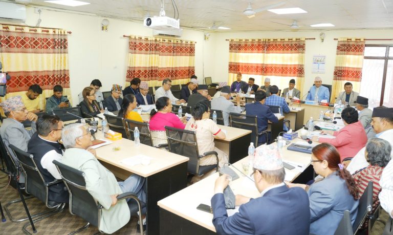 निजामती सेवा प्रवेशको उमेर पुरुषको लागि ३५ तोकियो, महिलाको लागि कति ?