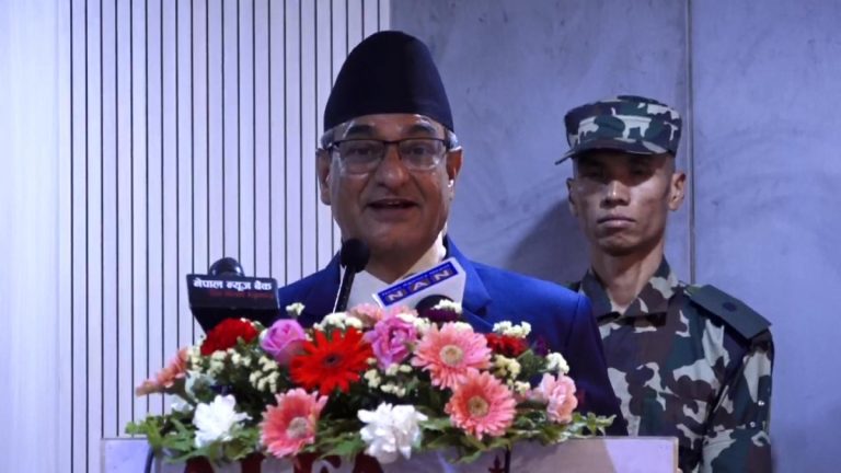 गोपनीयतासँग जोडिएका सूचना दिन जरुरी छैन : गृहमन्त्री लेखक