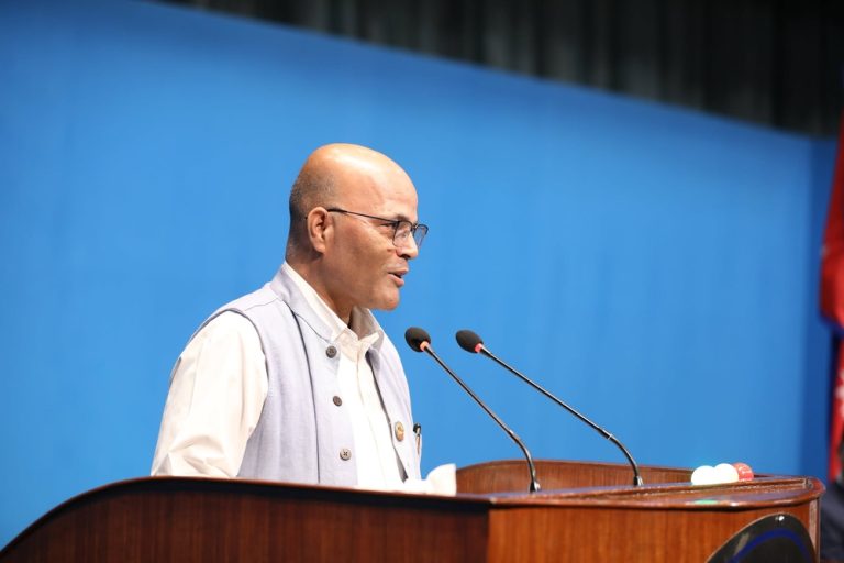 सभामुख घिमिरे र सांसद सिंहबीच चर्काचर्की