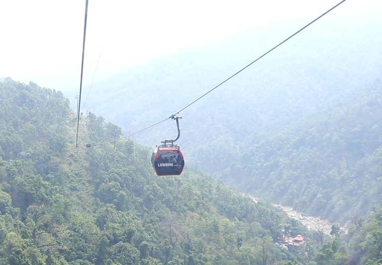 लुम्बिनी केबलकार चढ्न २ वर्षमा पुगे साढे तीन लाख पर्यटक