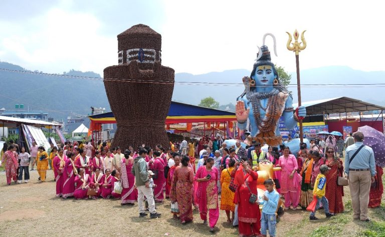 गण्डकी कोटीहोम जारी, शिवलिङ्ग र शिवमूर्तिले आकर्षित हुँदै भक्तजन