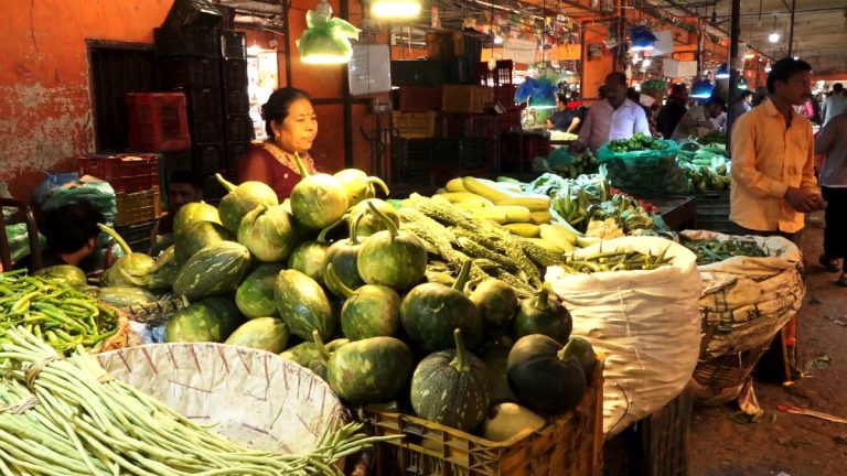 उत्पादन बढी हुँदा तराकारी सस्तो, विक्री गर्न समेत व्यापारीलाई हम्मेहम्मे