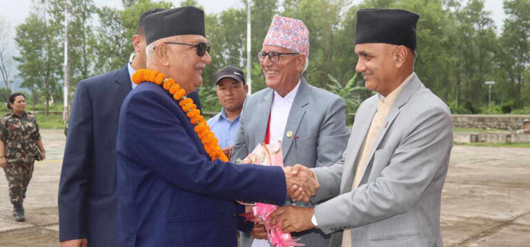हुम्ला हिँडेका प्रधानमन्त्री सुर्खेतमै ?